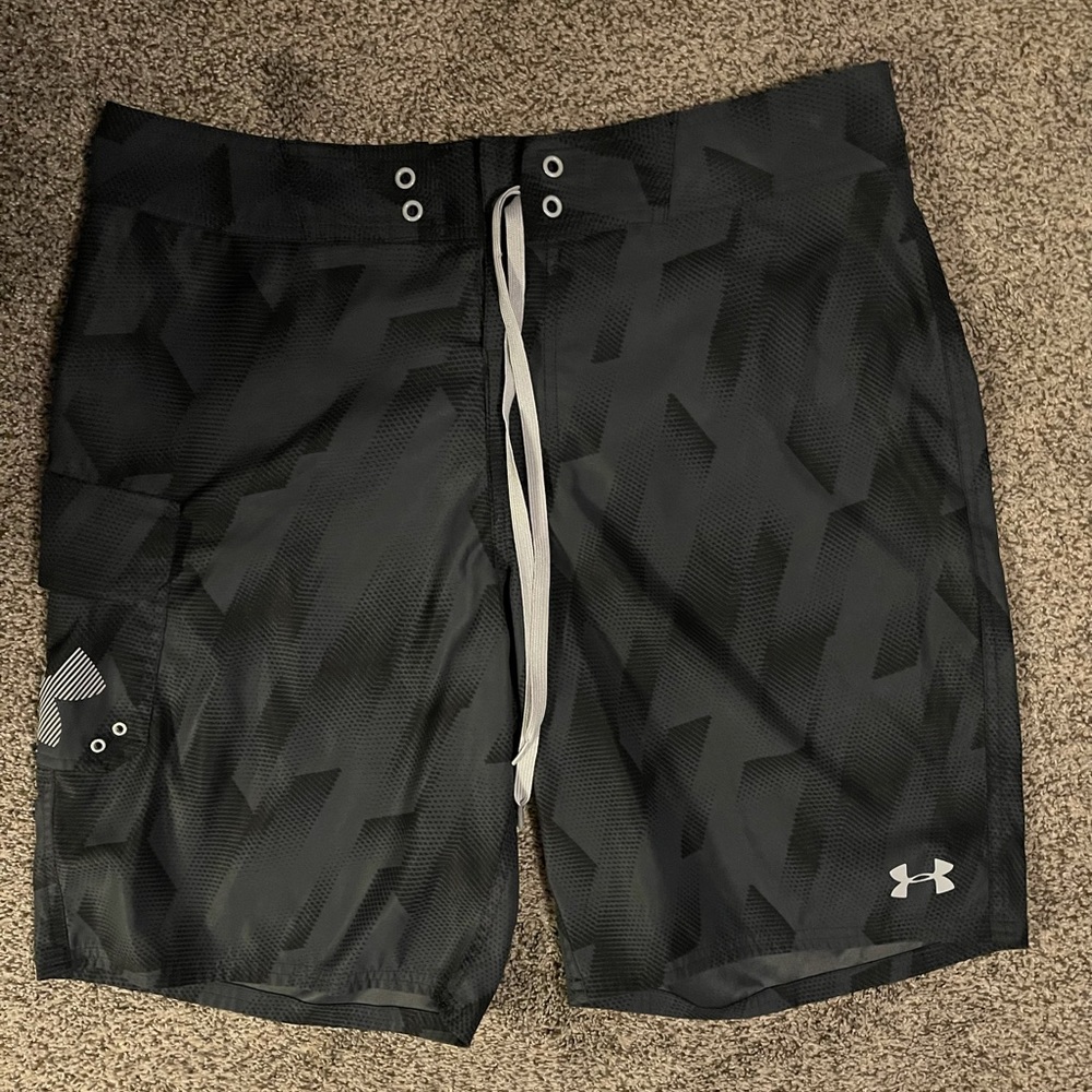 Under armour men’s heat gear swim short size 36
